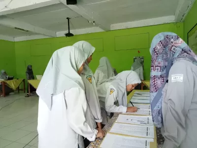 UPACARA PESTA DEMOKRASI PENGURUS ORGANISASI KESISWAAN MASA BAKTI 2023/2024